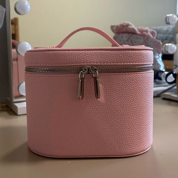Amazon Pink Vanity Case - Picture 4 of 6